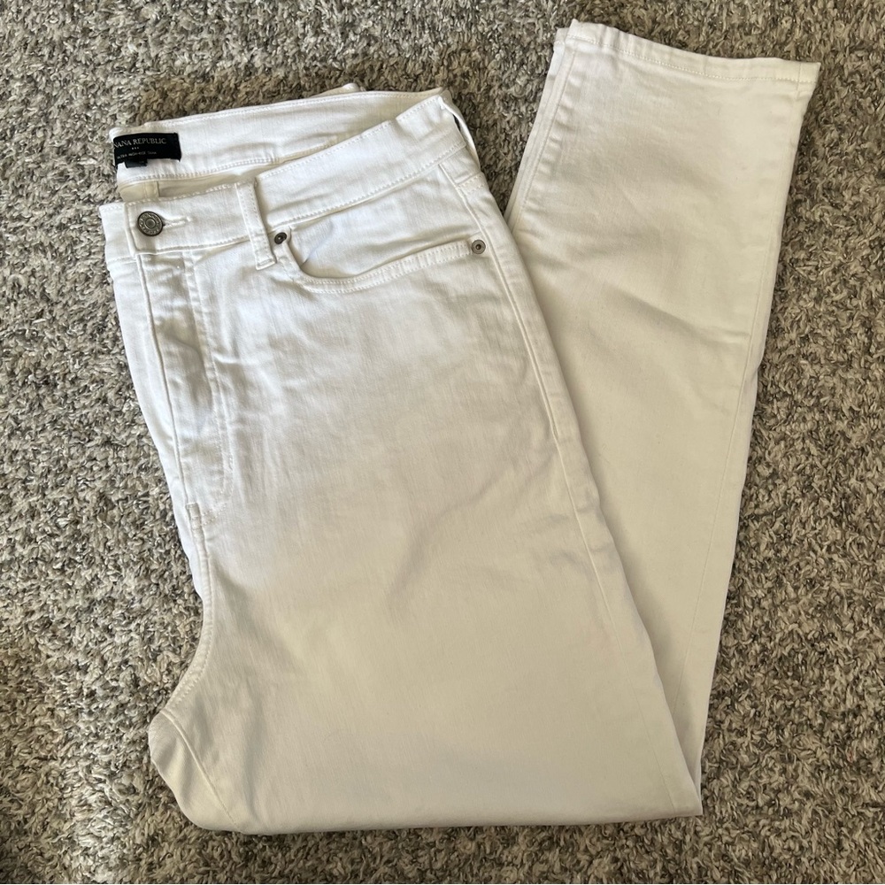 Banana Republic NWOT White ultra high-rise slim jean